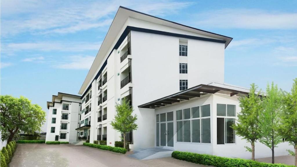B2 Korat Boutique And Budget Hotel Накхонратчасіма Екстер'єр фото