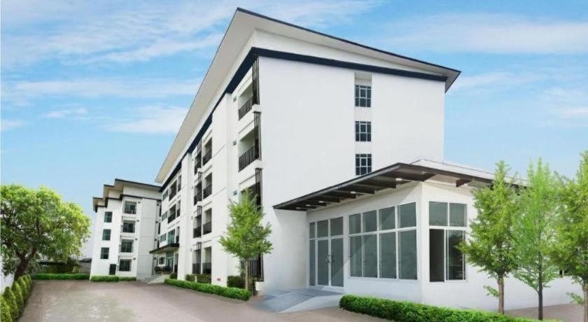 B2 Korat Boutique And Budget Hotel Накхонратчасіма Екстер'єр фото